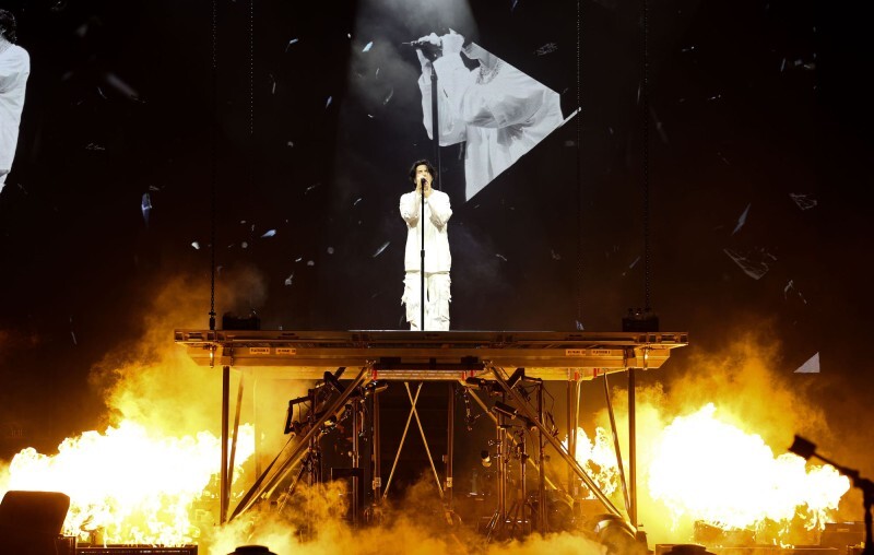 NME에서 별 다섯 개 만점 받은 방탄소년단 슈가의 미국 솔로 콘서트 | 인스티즈