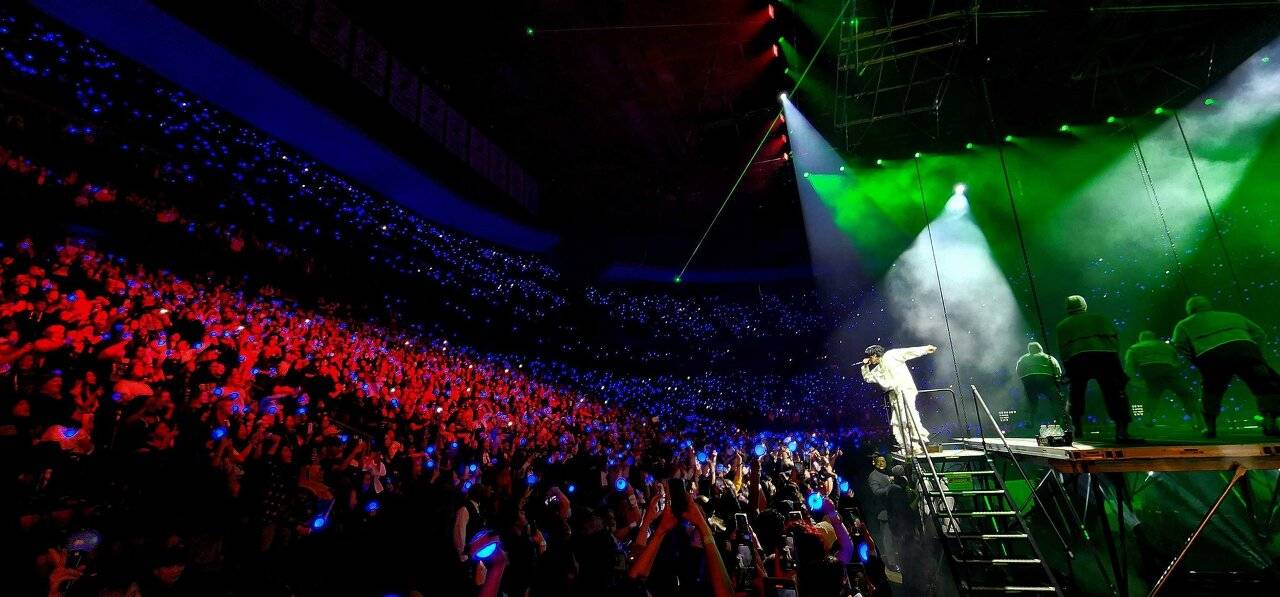 NME에서 별 다섯 개 만점 받은 방탄소년단 슈가의 미국 솔로 콘서트 | 인스티즈