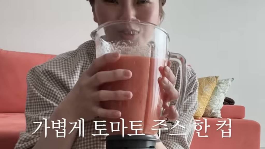 아침식사에 곁들이는 토마토주스 한 컵 (입짧은햇님) | 인스티즈