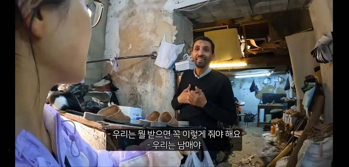 아랍여행 도중 사람사는 정을 느낀 여성 여행 유튜버 근황 ...JPG | 인스티즈