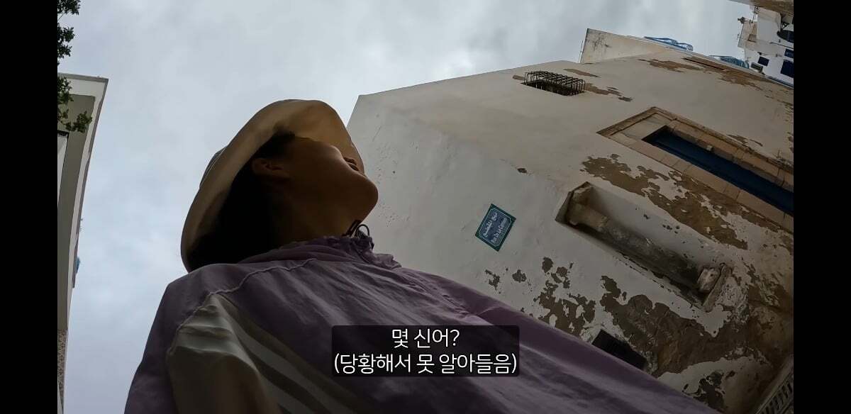 아랍여행 도중 사람사는 정을 느낀 여성 여행 유튜버 근황 ...JPG | 인스티즈