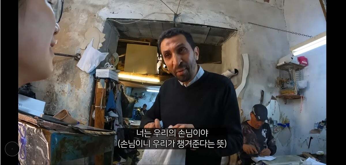 아랍여행 도중 사람사는 정을 느낀 여성 여행 유튜버 근황 ...JPG | 인스티즈