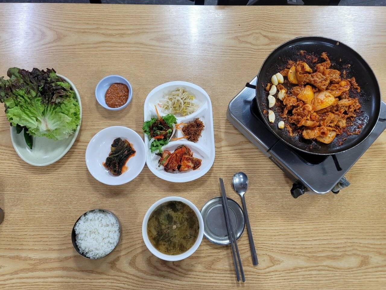 싼건지 아닌지 애매하다는 말 나오고 있는 서울의 한 기사식당 1만원 메뉴.JPG | 인스티즈