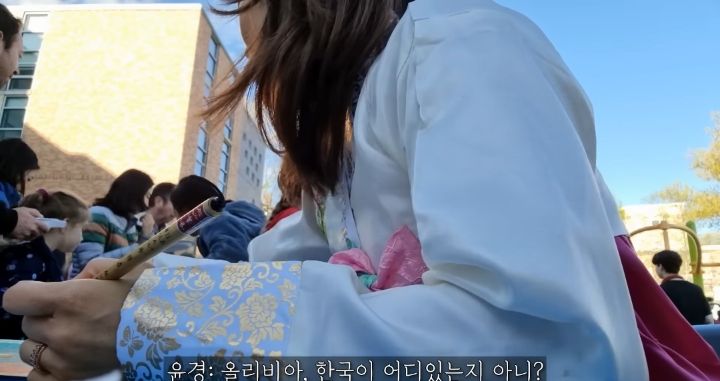 한 유튜버가 미국 학교에서 한국 홍보하는 법.jpg | 인스티즈
