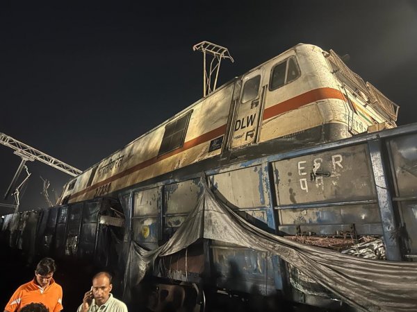 [속보]  인도 열차 충돌 사고로 최소 207명 사망, 900명 부상 | 인스티즈