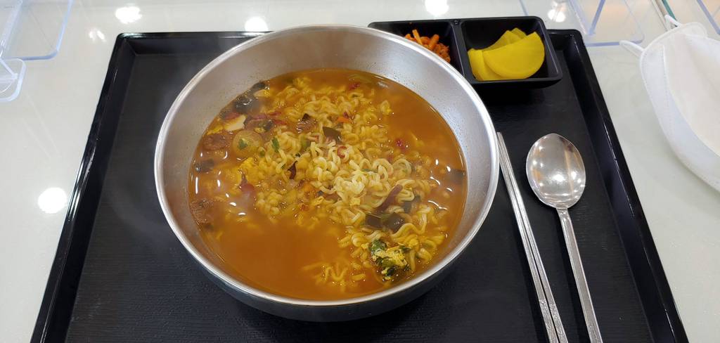 고속도로 휴게소 갑은 우동vs라면 | 인스티즈