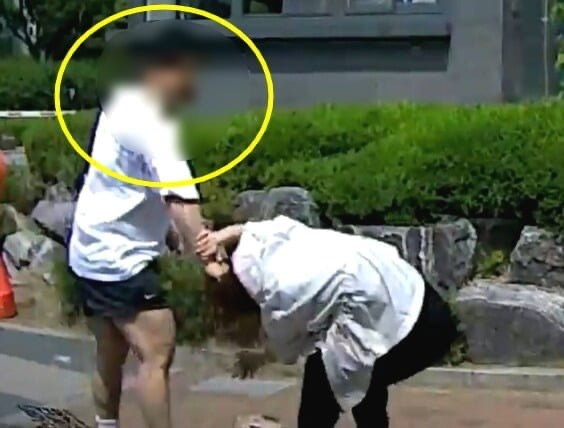 女폭행 보디빌더···동창들 "학생 때도 남녀 안 가리고 때려"