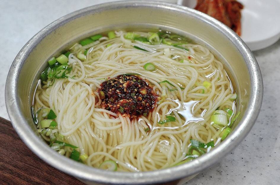 비빔국수 vs 잔치국수 🍜 | 인스티즈