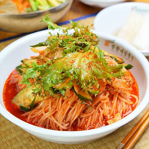 비빔국수 vs 잔치국수 🍜 | 인스티즈