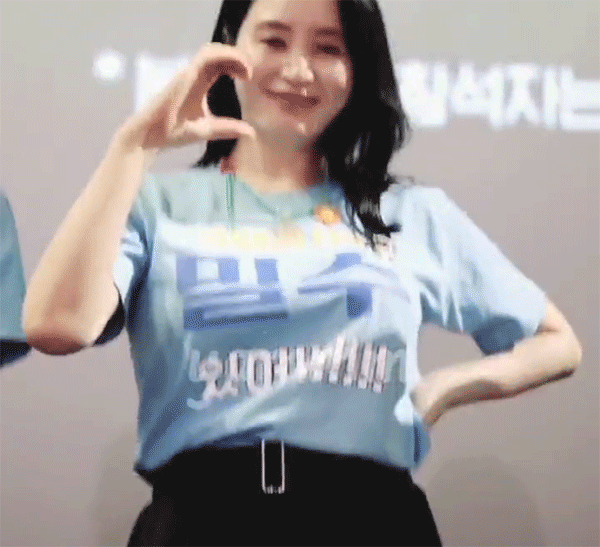 느슨해진 배우판에 긴장감을 주는 김혜수 무대인사 현황.jpg | 인스티즈