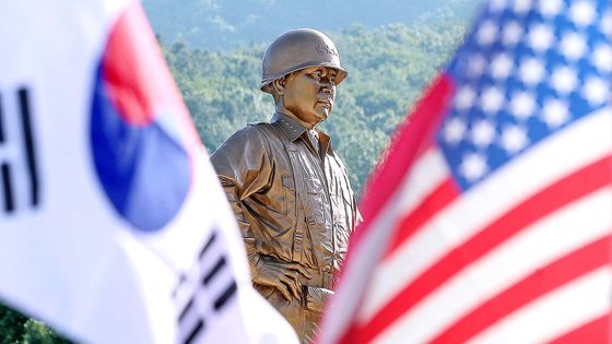 백선엽 장군 딸 "아버지 친일 문구 삭제, 법 따른 올바른 판단" | 인스티즈