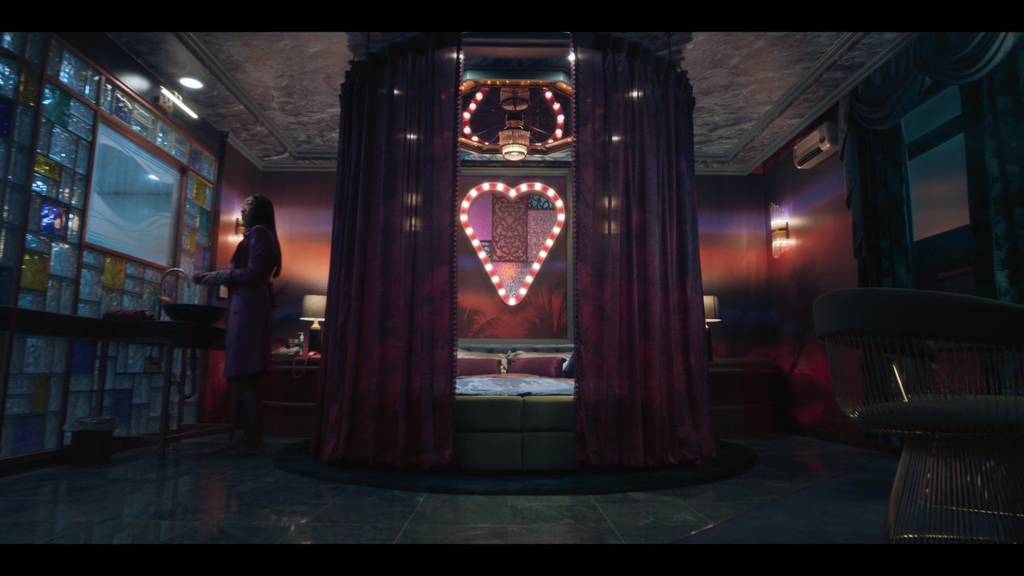 마스크걸 보면서 벽지랑 커튼이 익숙했는데 역시나 미감이.twt (마스크걸 장면 스포 될 수도) | 인스티즈