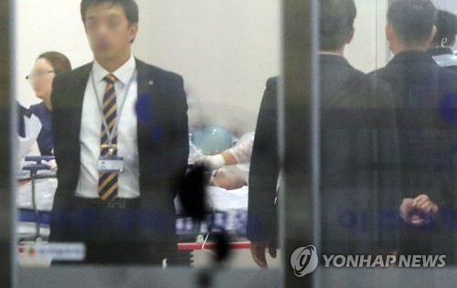 총상입은 북한군인 이국종교수님이 치료하시네요 | 인스티즈