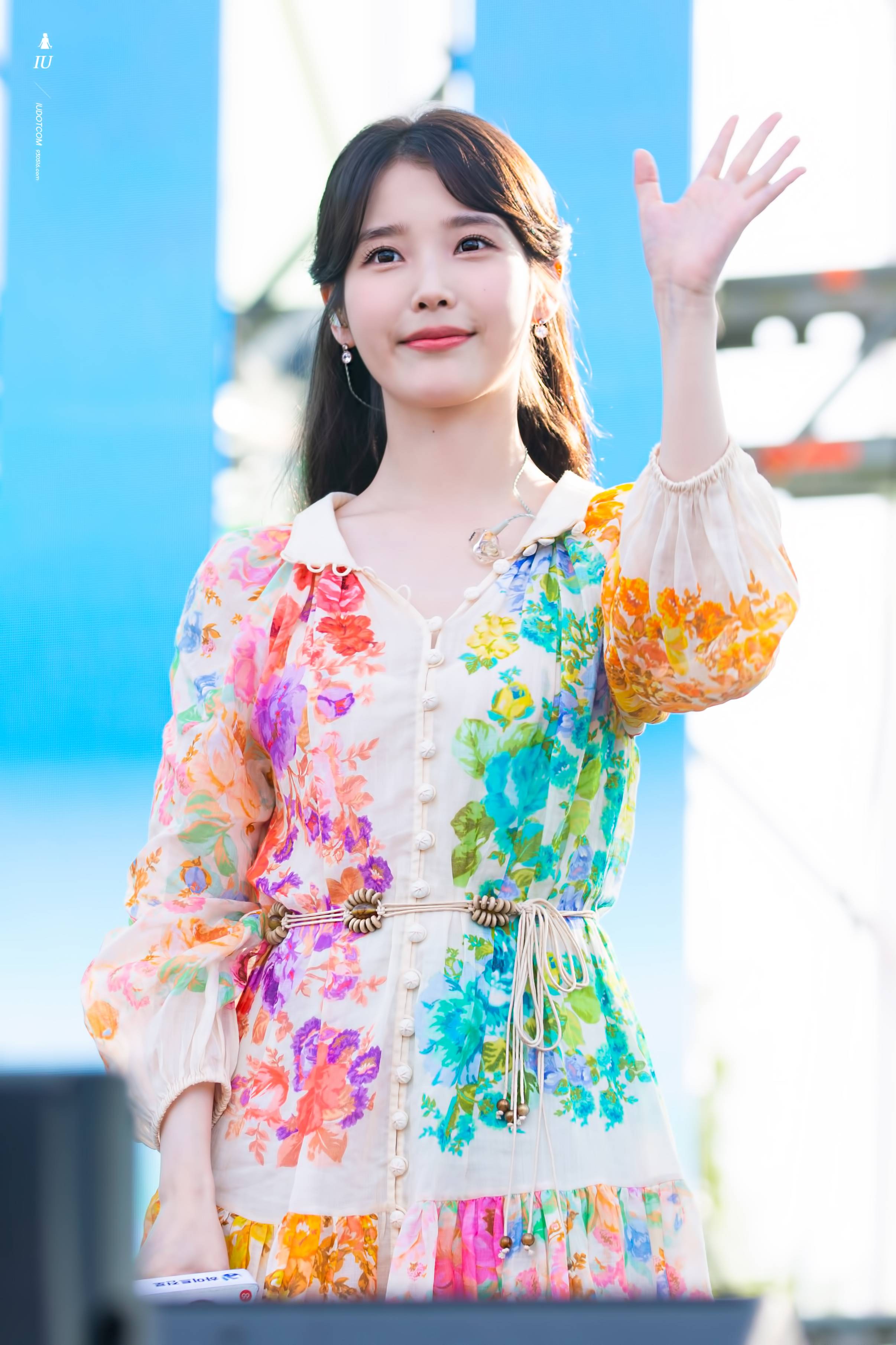 아이유 2023 이슬라이브 페스티벌.jpg | 인스티즈