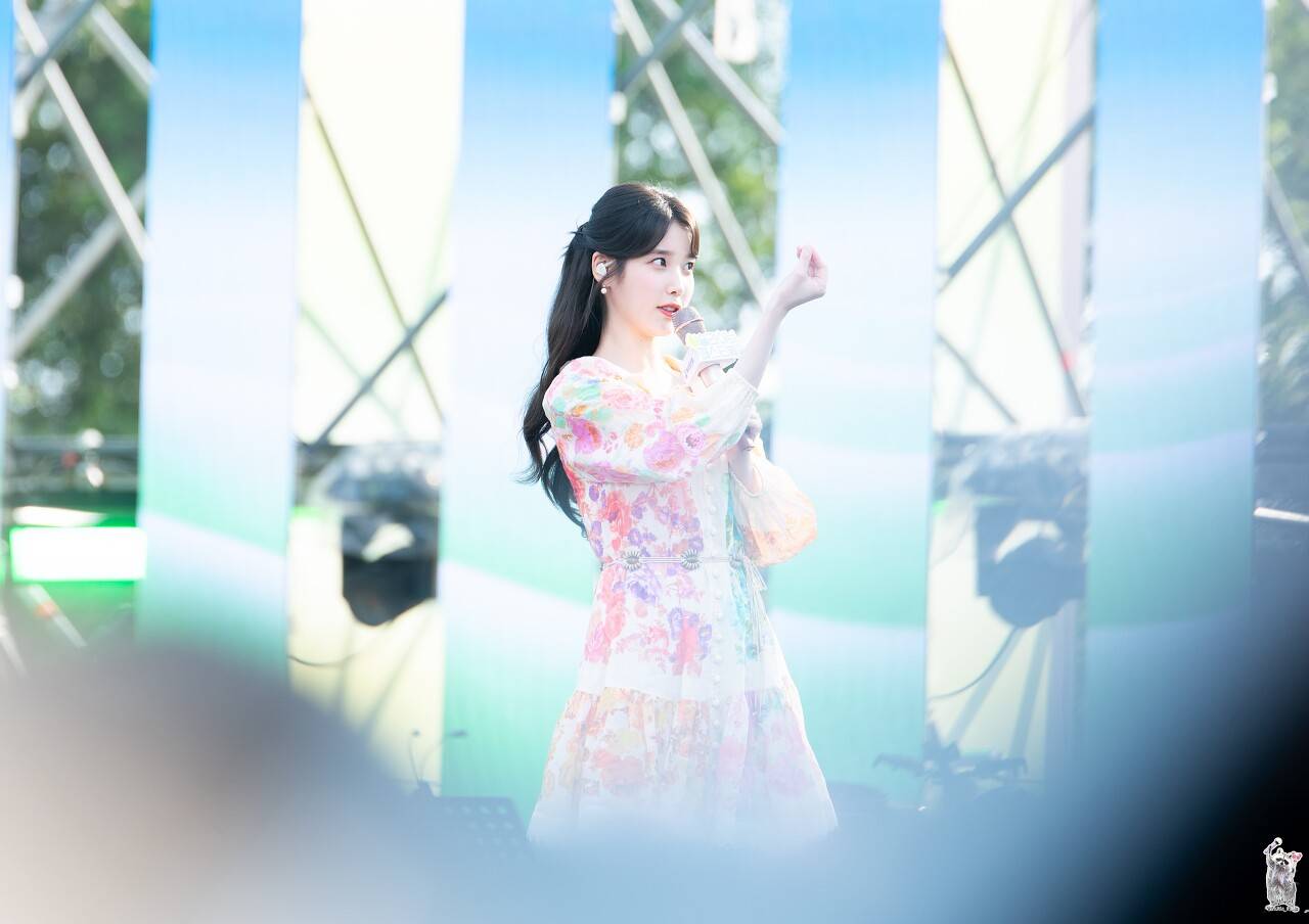 아이유 2023 이슬라이브 페스티벌.jpg | 인스티즈