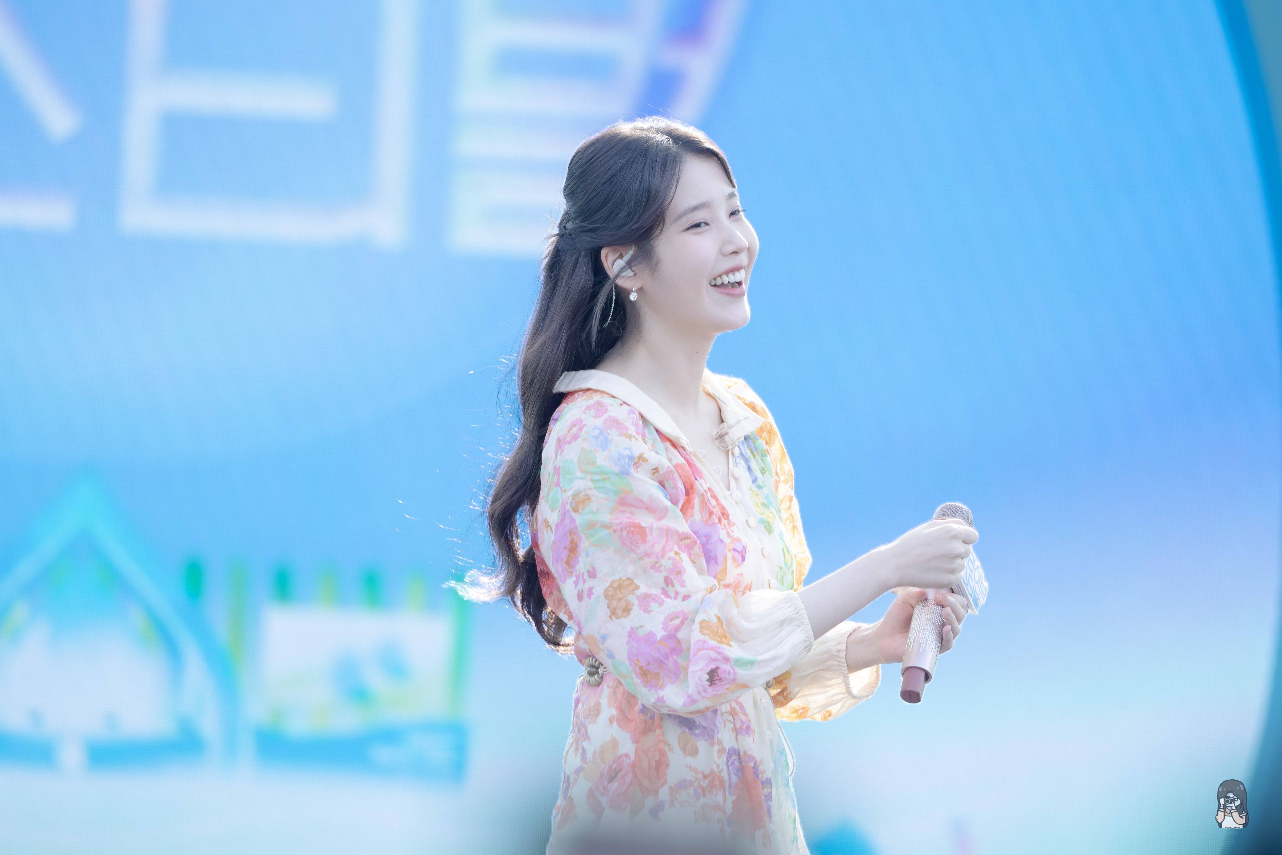 아이유 2023 이슬라이브 페스티벌.jpg | 인스티즈