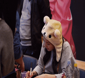 손목의 커다란 점에 자부심(?) 있는 수지.jpg | 인스티즈