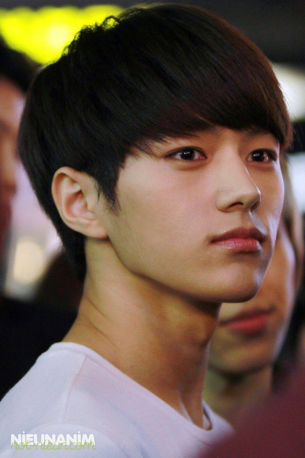 데뷔하자마자 잘생긴 얼굴로 인기몰이했던 2.5세대 남자 아이돌 세명 | 인스티즈