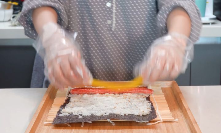 무슨 맛인지 궁금한 파김치김밥 | 인스티즈