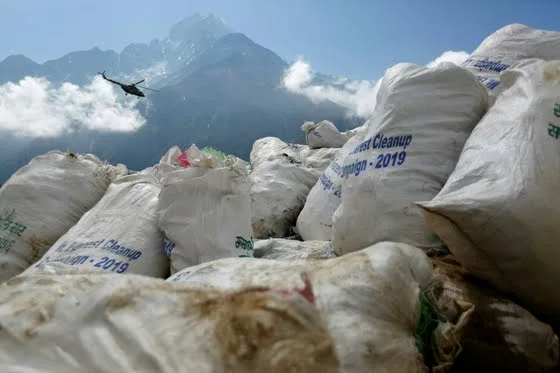 이게 무슨 인간의 한계 도전이고 자연 정복인지 모를 에베레스트 등산 (feat.환경오염) | 인스티즈