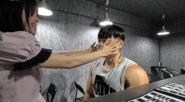 한국 유튜버의 일본 메이드카페 탐방기...gif | 인스티즈