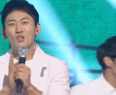 어제 뮤직뱅크에서 아재댄스 선보인 그룹 (어색주의) | 인스티즈