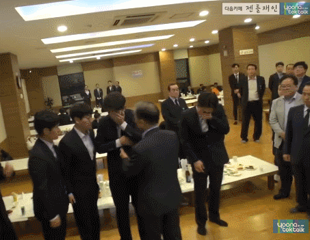 문재인을 보자...폭풍눈물을 흘리는 소방대원들...GIF | 인스티즈