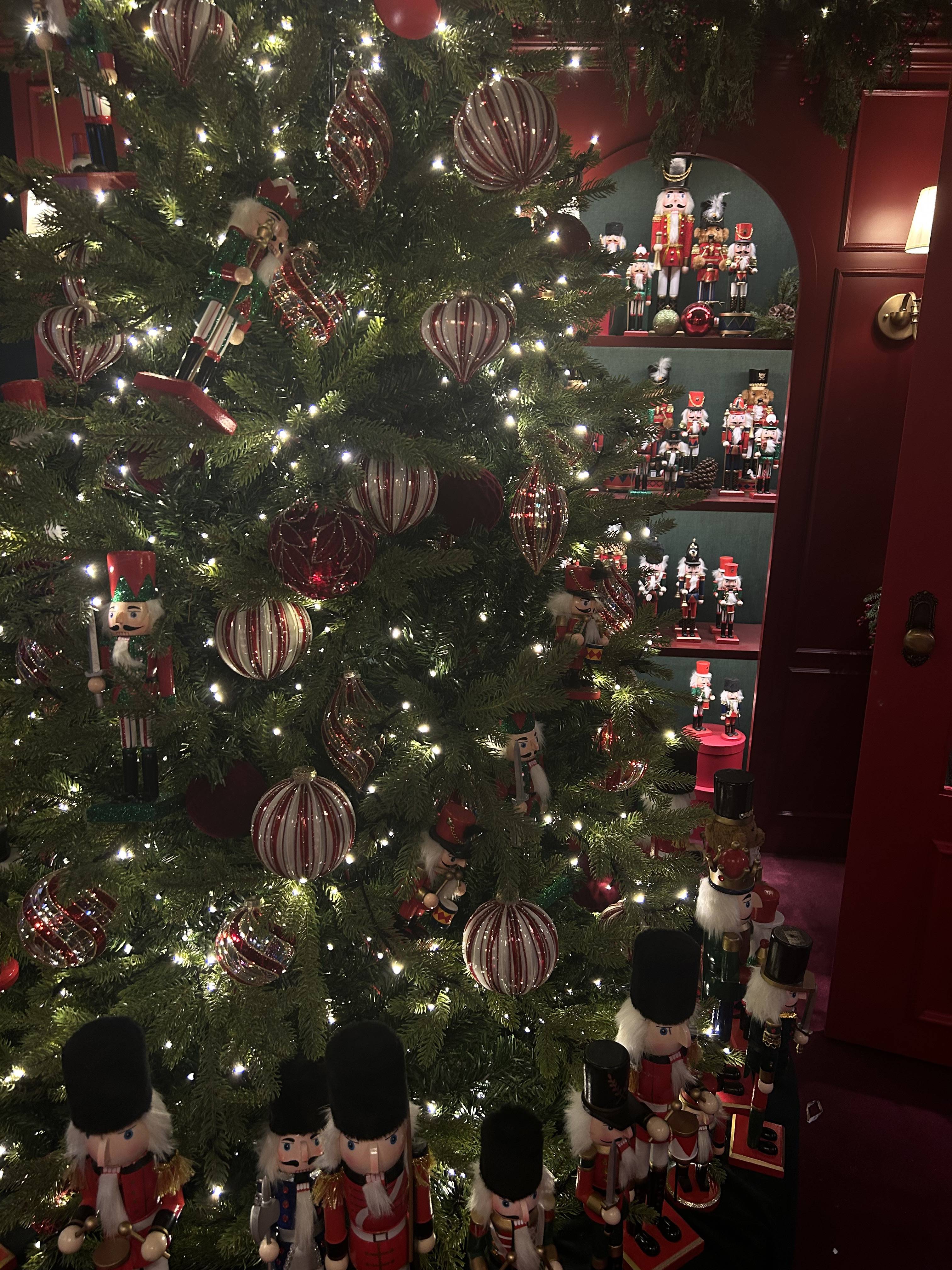 벌써 인기 엄청난 여의도 더현대 크리스마스 빌리지 해리의 꿈의 상점 | 인스티즈
