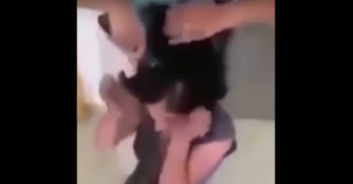 암걸린 친구를 탈모라고 놀리다가 엄마에게 참교육받는 딸 | 인스티즈