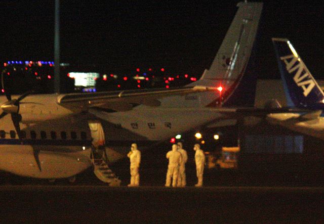 [속보] 일본 크루즈선 귀국자 7명 태운 대통령 전용기 김포공항 도착 | 인스티즈