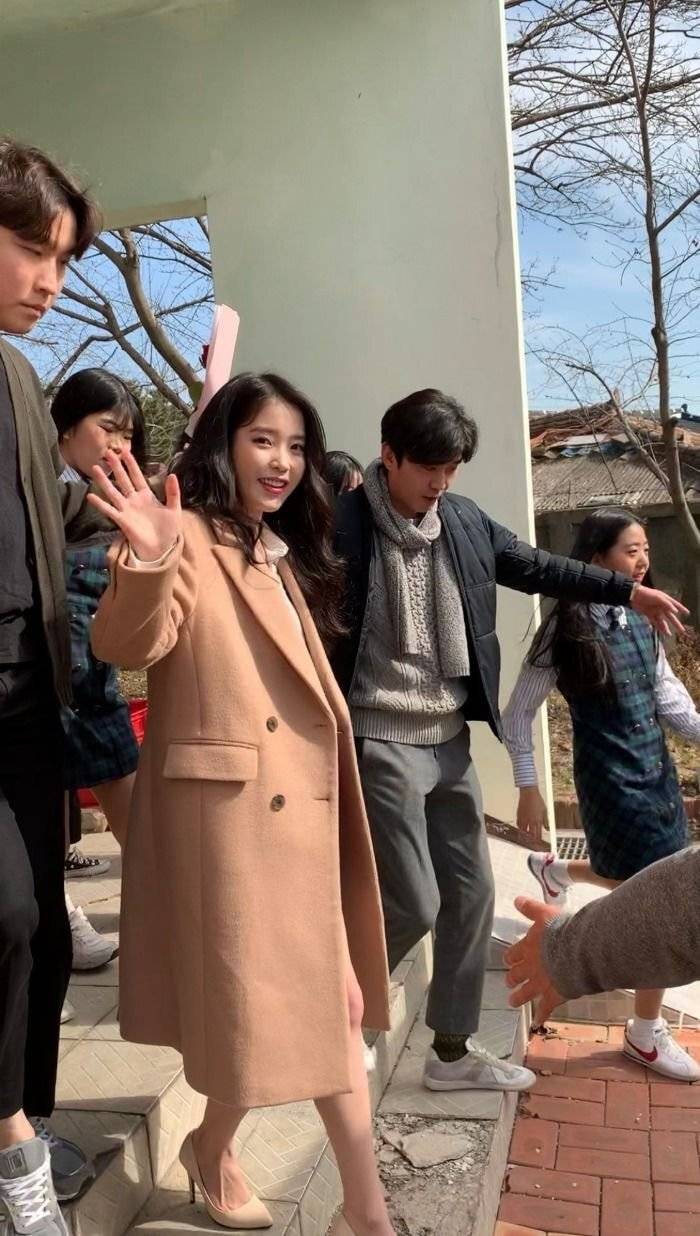 가을/겨울에만 볼 수 있는 여자들 특유의 내추럴한 분위기 코디 모음 | 인스티즈