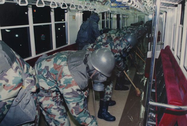 23년 전, 옴 진리교는 왜 도쿄 지하철에 독가스를