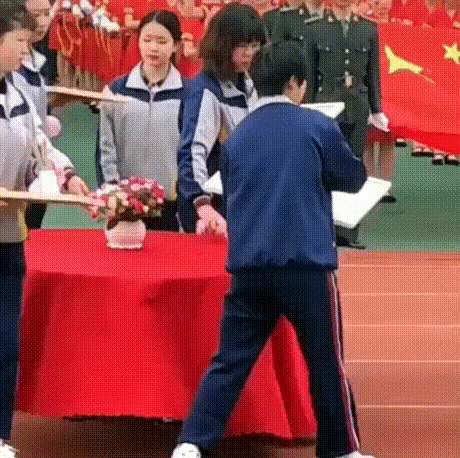 인건비가 기계보다 싸면 벌어지는 일 | 인스티즈