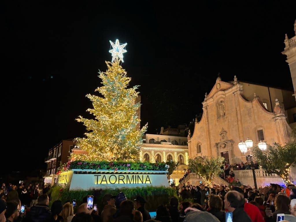 올해 이탈리아 주요 도시들 크리스마스 트리 | 인스티즈