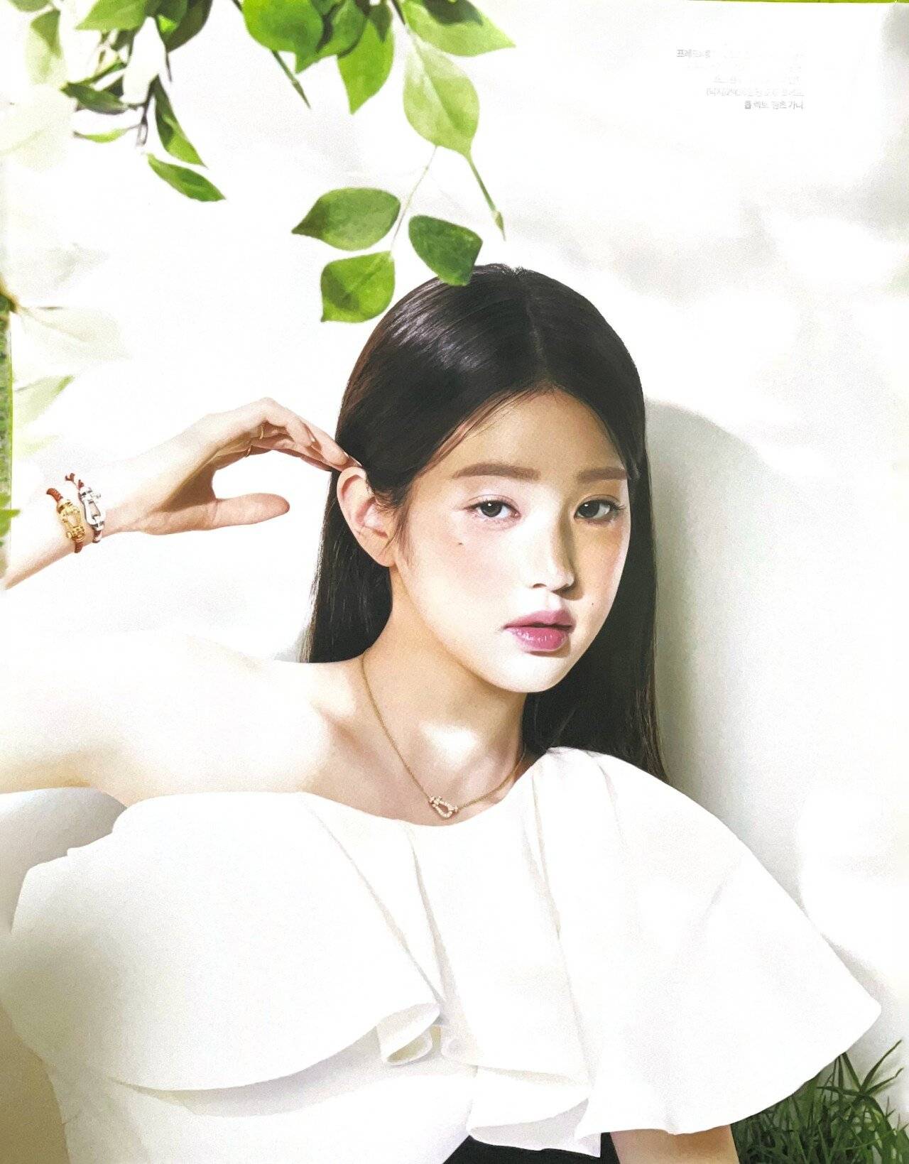 미숙하지만 성숙한나이. 성숙하지만 미숙한 나이. 모순되는 나이인것 같다는 아이브 장원영 코스모폴리탄 인터뷰 | 인스티즈