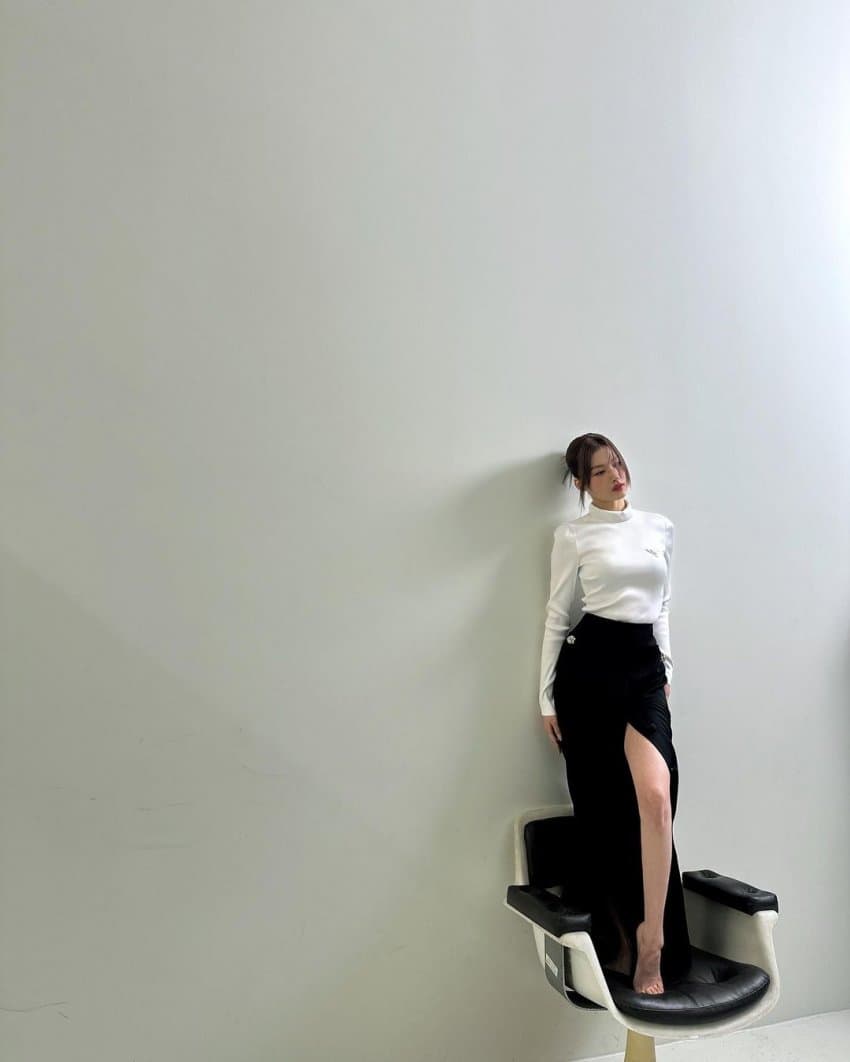 얼굴에 선이 살아있는 사나 인스타.jpg | 인스티즈