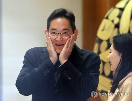 [사진뉴스] 귀국하는 이재용 삼성전자 회장 | 인스티즈