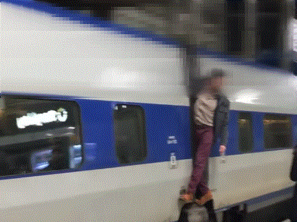 열차 시간 놓쳤다고 출발하는 KTX에 올라탄 외국인 | 인스티즈