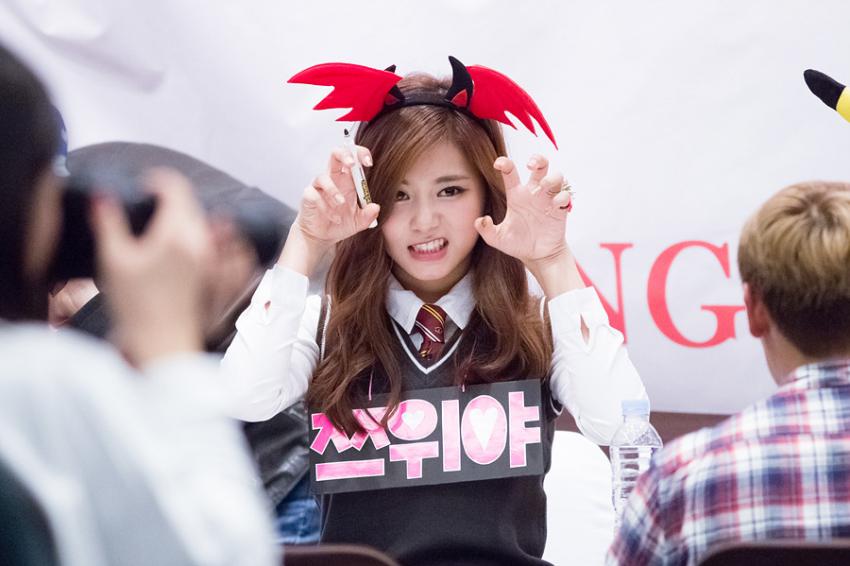 [트와이스] 일반인들이 보는 쯔위 vs 팬들이 보는 쯔위 | 인스티즈