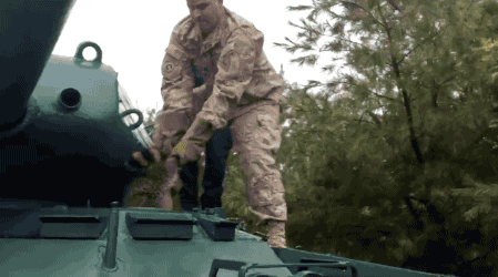 안 나가! 여긴 내 자리라구.gif | 인스티즈