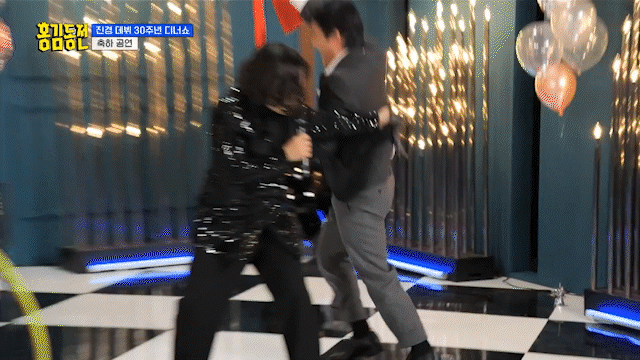 돈주고도 못보는 홍진경 데뷔 30주년 디너쇼ㅋㅋㅋㅋㅋㅋㅋㅋㅋㅋㅋㅋㅋ.gif | 인스티즈