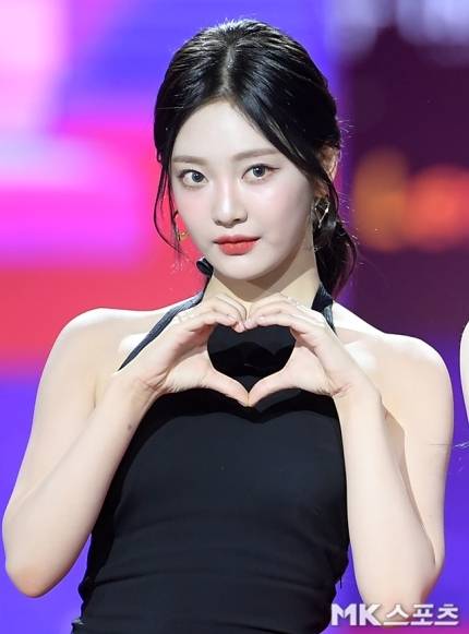 25일, 가요대전 레드카펫 걸그룹들 | 인스티즈
