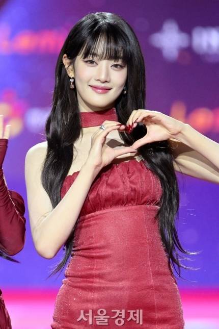 25일, 가요대전 레드카펫 걸그룹들 | 인스티즈