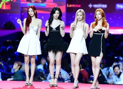 25일, 가요대전 레드카펫 걸그룹들 | 인스티즈