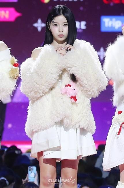25일, 가요대전 레드카펫 걸그룹들 | 인스티즈