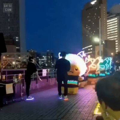 일본의 야간 피카츄 행진.gif | 인스티즈
