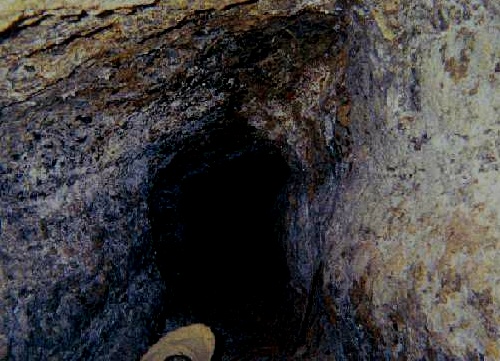 사망 사고로 인해 폐쇄된 미국의 좁은 동굴....jpg | 인스티즈