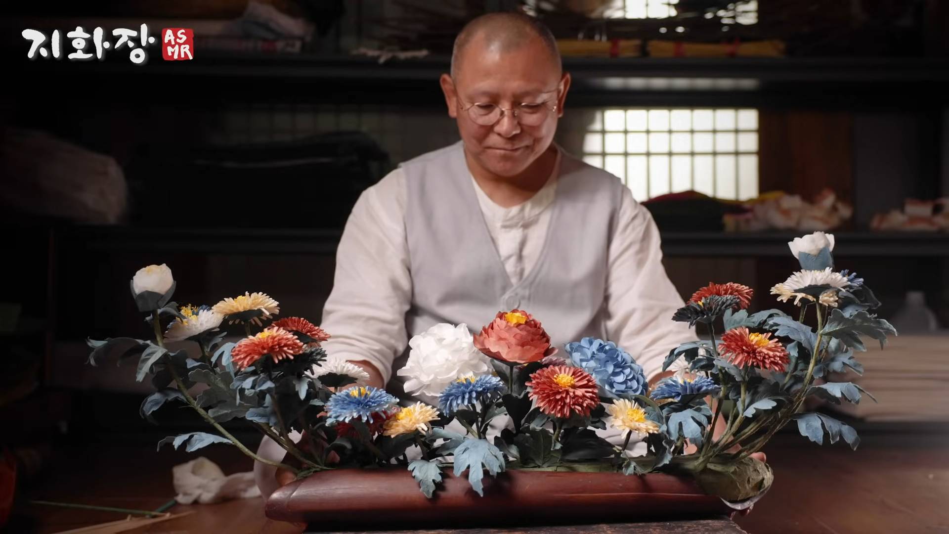우리나라 장인이 만드는 전통 종이꽃 | 인스티즈