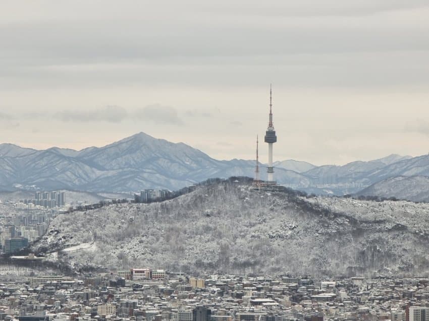 눈이 쌓인 고요한 서울 | 인스티즈