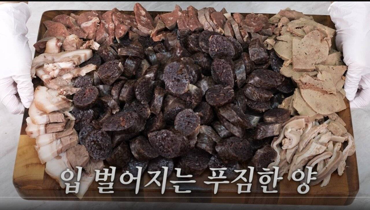 물가가 빗겨갔다는 서울 경동시장 모듬순대 만원어치 양 | 인스티즈